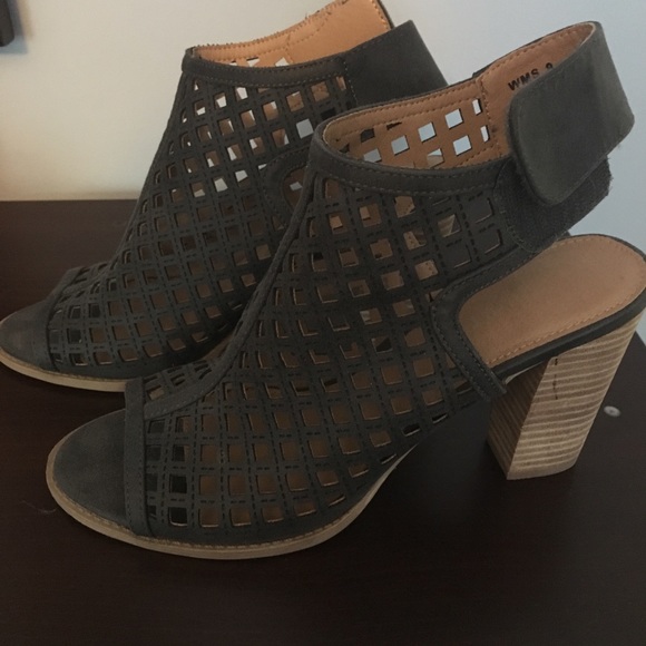 Report (Stitch fix) size 8.5 peep-toe bootie - Picture 2 of 3